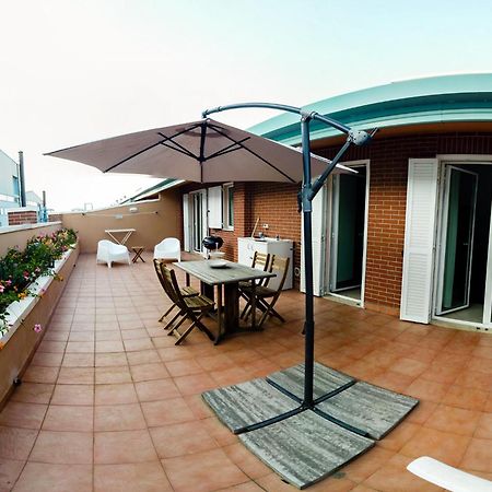 Tra Mare E Centro Citta! Apartman Livorno Kültér fotó