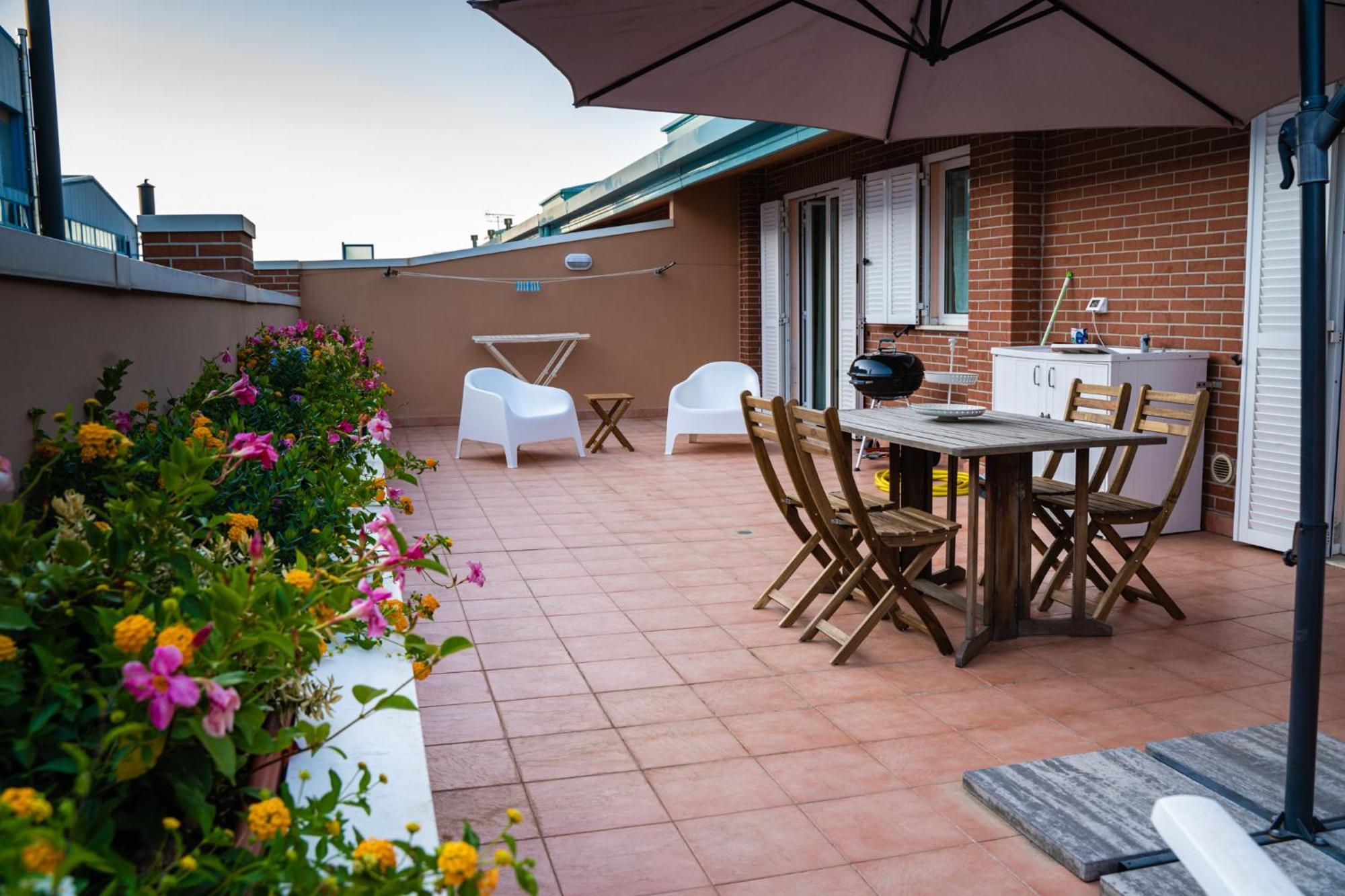 Tra Mare E Centro Citta! Apartman Livorno Kültér fotó